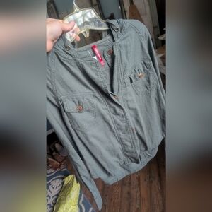 Green Button-Up Shirt/Jacket